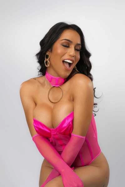 Photo 10 of Amanda Filipina